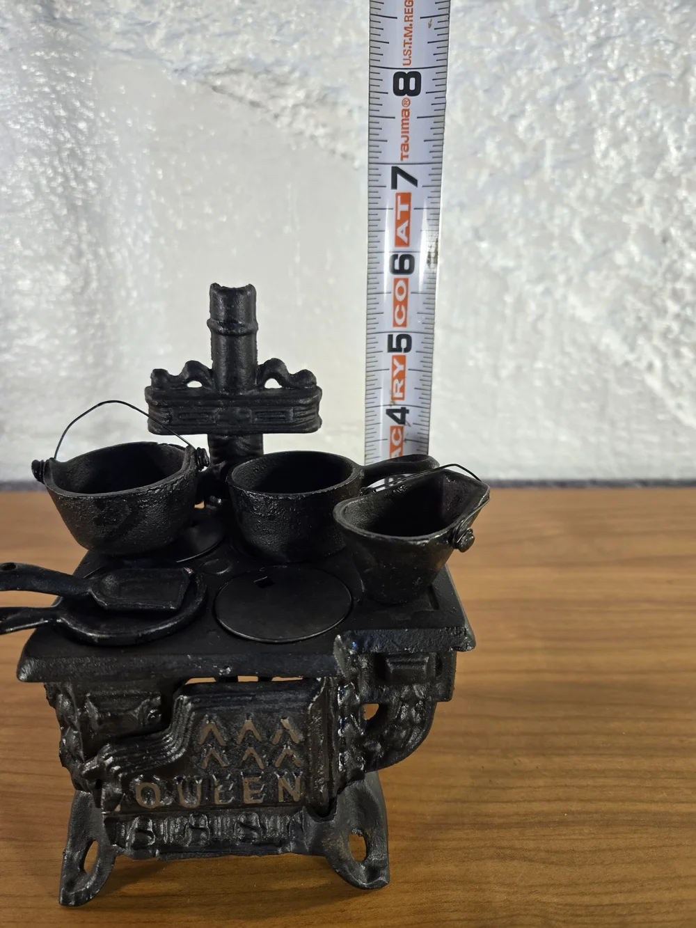 Vintage QUEEN Cast Iron Stove Mini Salesman Sample Toy w/ Pot Pan Bucket Tools